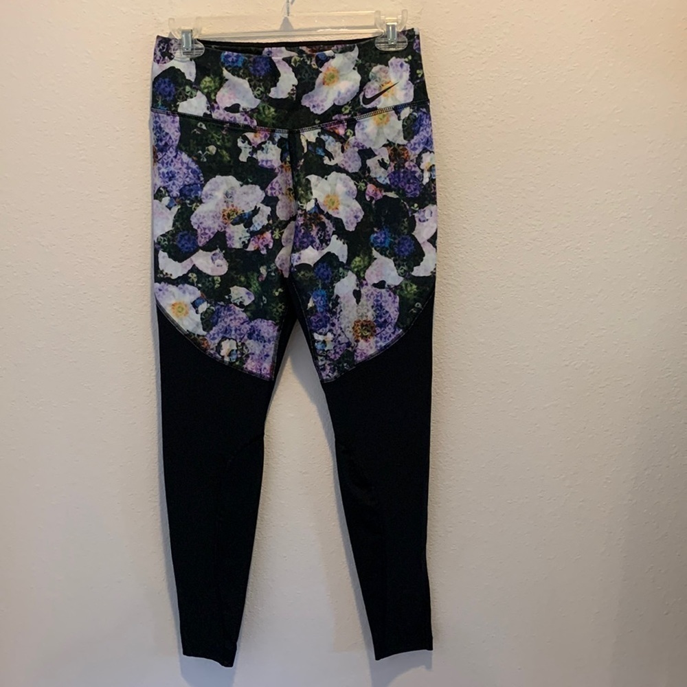 Nike DRI-FIT Black w/ Colorful Floral Detail One Legend Legging. Size M.‌‌‌‍‍‍‍‍